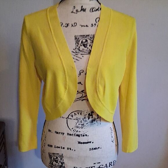 SPENSE Bright Yellow Cropped Cardigan Size Medium - Picture 7 of 8